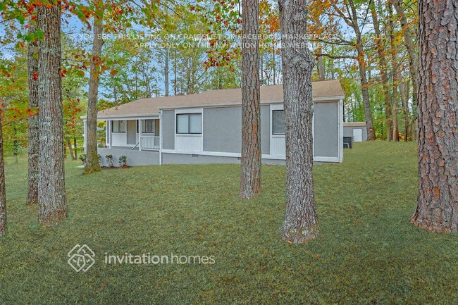 2463 Rockwood Way SW in Stone Mountain, GA - Building Photo - Building Photo