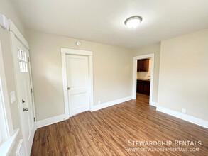 2024 Emerald St in Eugene, OR - Building Photo - Building Photo