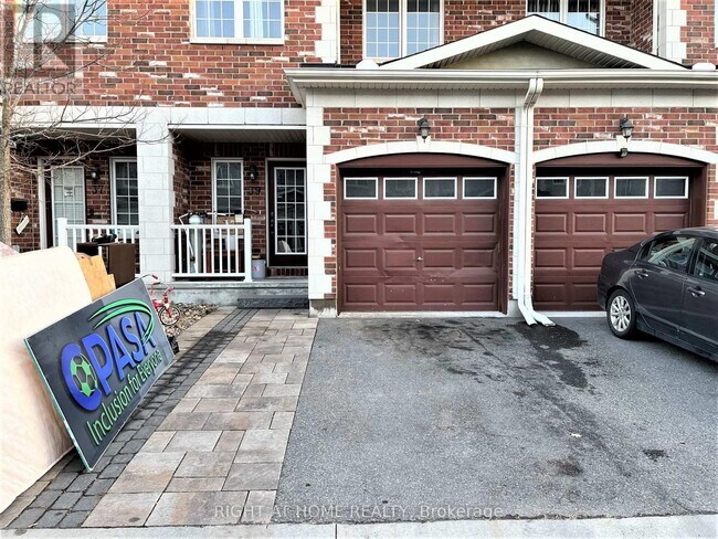 39 Dundalk Private in Ottawa, ON - Building Photo - Building Photo