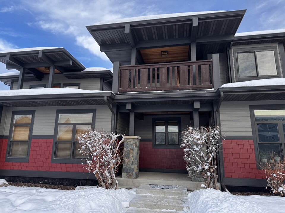 2376 Gallatin Green Blvd, Unit 2 in Bozeman, MT - Foto de edificio