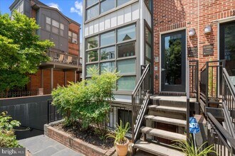 2106 10th St NW in Washington, DC - Building Photo - Building Photo