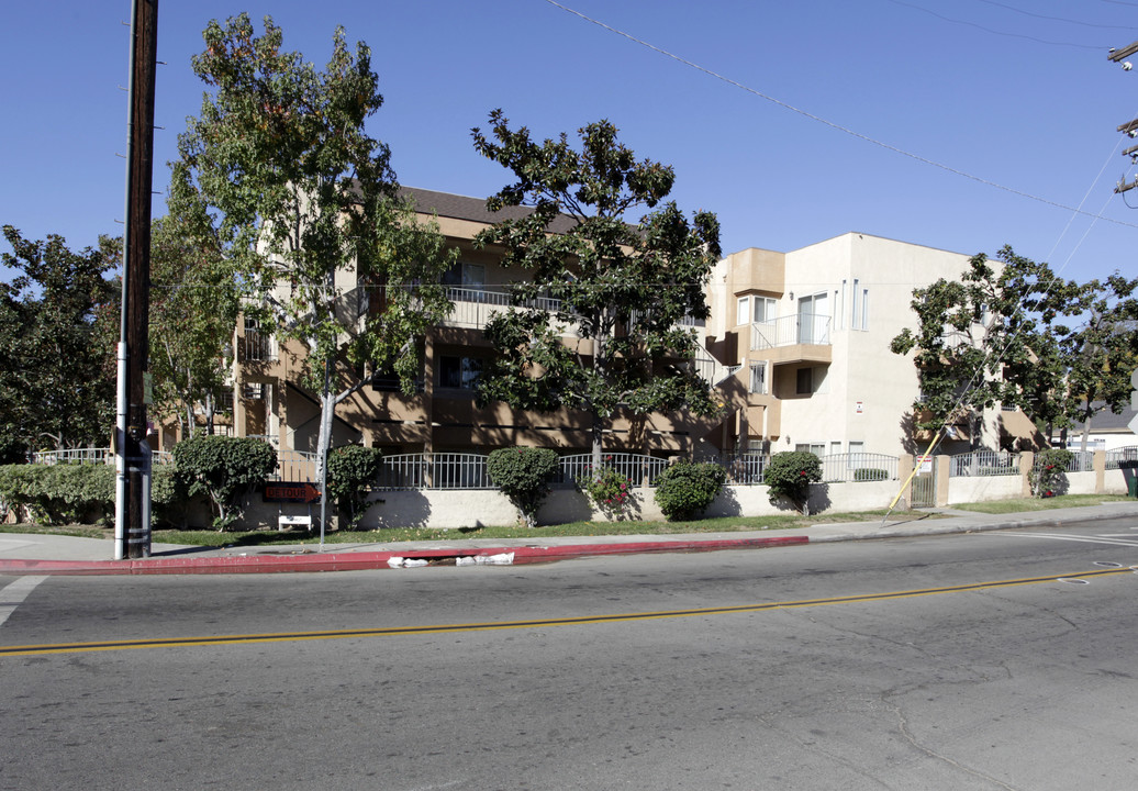 Wyndham Place in San Diego, CA - Building Photo