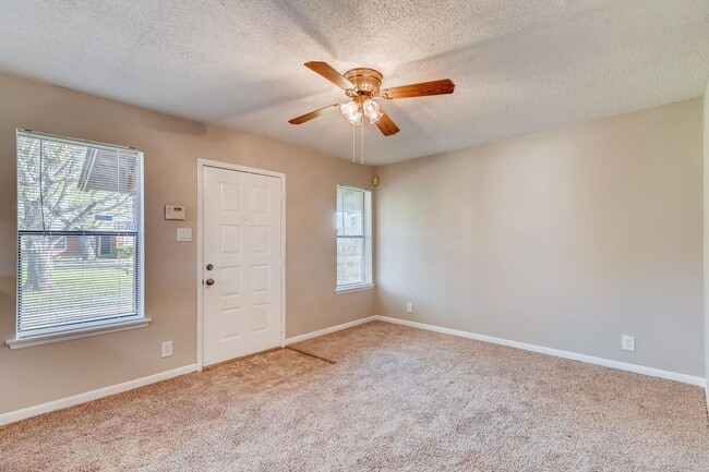 124 Menlo Blvd in San Antonio, TX - Building Photo - Building Photo