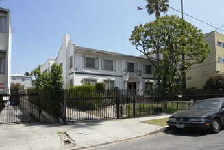 5401 Russell Ave in Los Angeles, CA - Building Photo - Building Photo