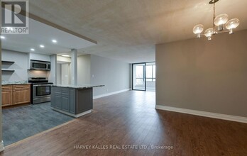 25-325 Bamburgh Cir in Toronto, ON - Building Photo - Building Photo