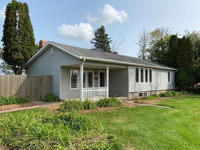 7214 W Mineral Point Rd in Verona, WI - Building Photo - Building Photo