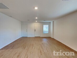 3006 Twisted Myrtle Dr in Conroe, TX - Building Photo - Building Photo