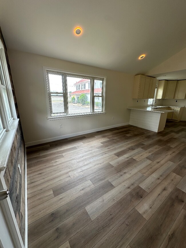 733 W White Horse Pike in Egg Harbor City, NJ - Building Photo - Building Photo