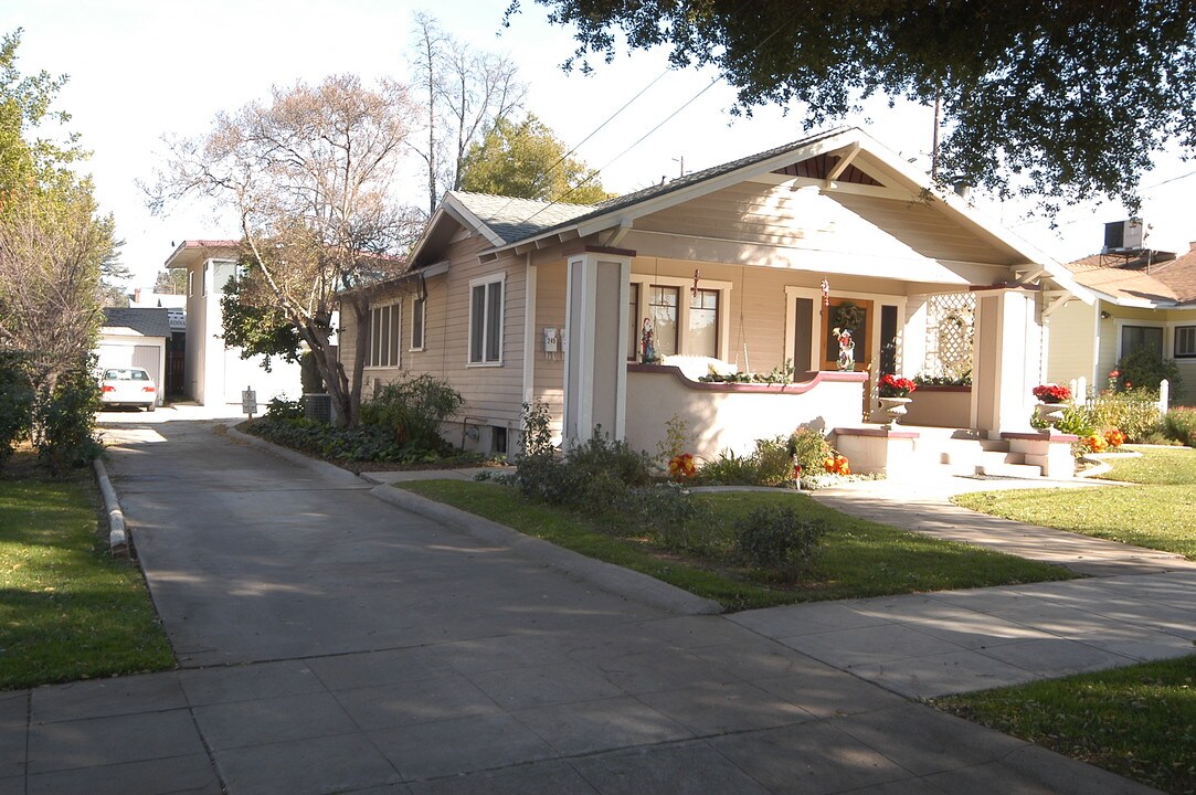 249 Alvarado St in Redlands, CA - Building Photo