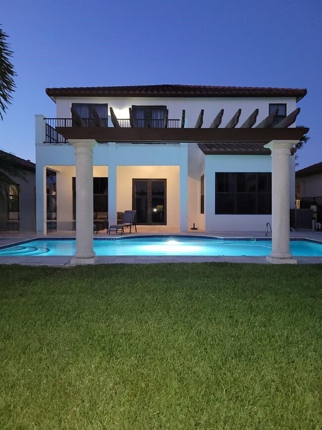 3492 NW 82nd Dr in Pembroke Pines, FL - Building Photo - Building Photo