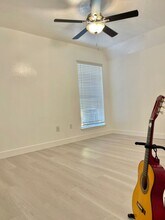 3400 Timmons Ln in Houston, TX - Building Photo - Building Photo