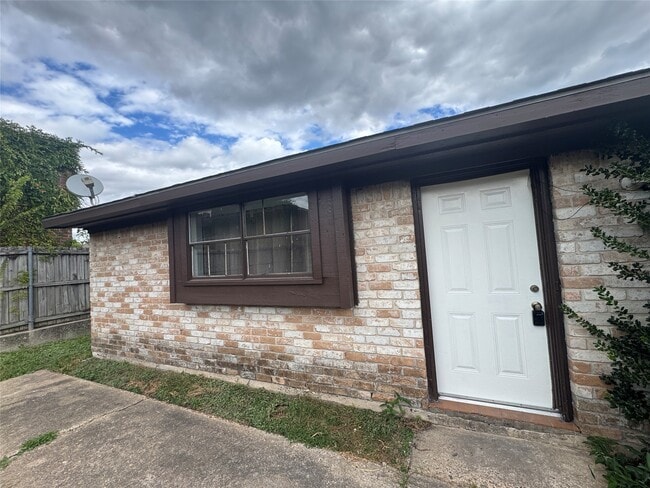 property at 10032 Neuens Rd