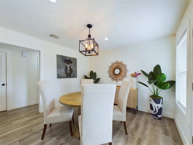 property at 7609 Amelia Rd