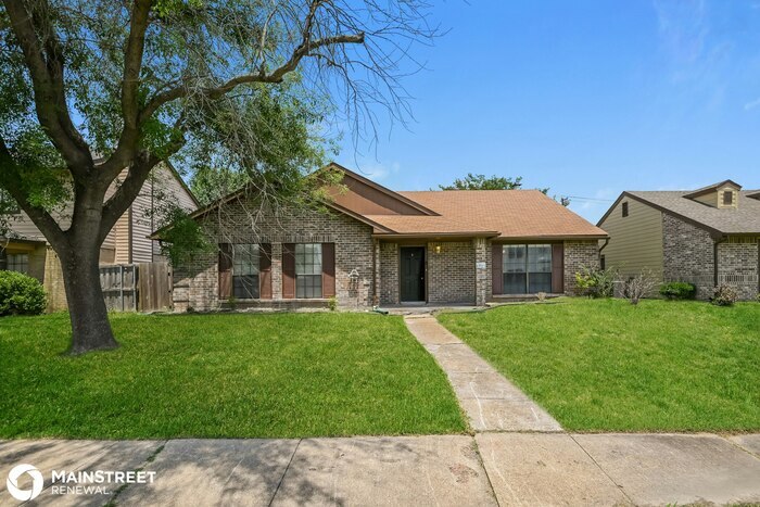 8901 Shipman St in Rowlett, TX - Building Photo