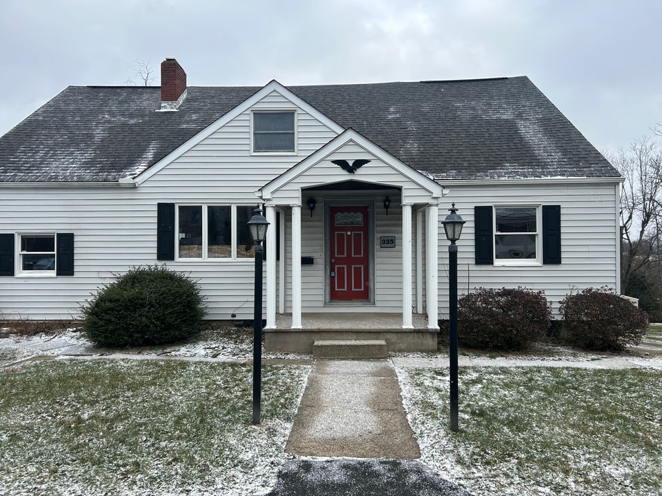 335 S Lincoln Ave in Greensburg, PA - Building Photo