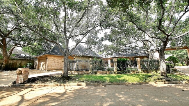 property at 19823 Sunbridge Ln