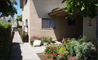 284 Garnet Way in Upland, CA - Foto de edificio - Building Photo