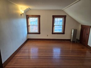 10 Pierce St in Dover, NH - Foto de edificio - Building Photo