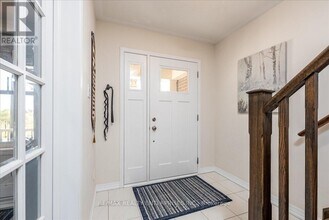 3002 Preserve Dr in Oakville, ON - Building Photo - Building Photo