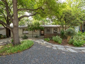 4617 Finley Dr in Austin, TX - Foto de edificio - Building Photo