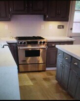 3010 Taylorsville RD in Louisville, KY - Building Photo
