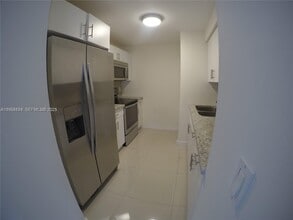 8200 SW 210th St in Cutler Bay, FL - Building Photo - Building Photo