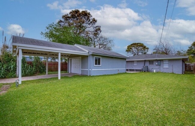 2821 1st Ave N in Texas City, TX - Building Photo - Building Photo