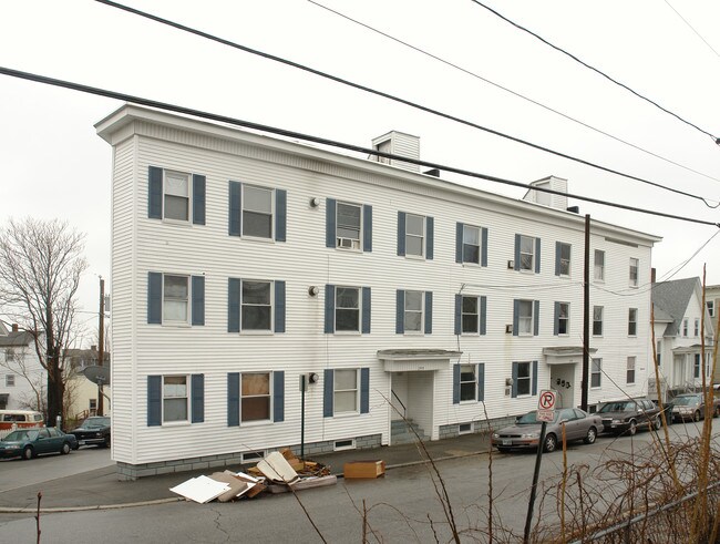 297-299 Concord St in Manchester, NH - Foto de edificio - Building Photo