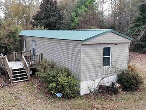 2152 Congaree Rd in Eastover, SC - Foto de edificio - Building Photo