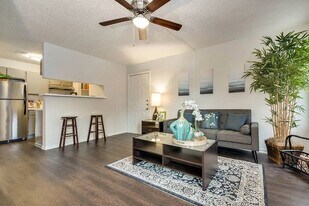 7610 Cameron Rd, Unit 2103 in Austin, TX - Building Photo