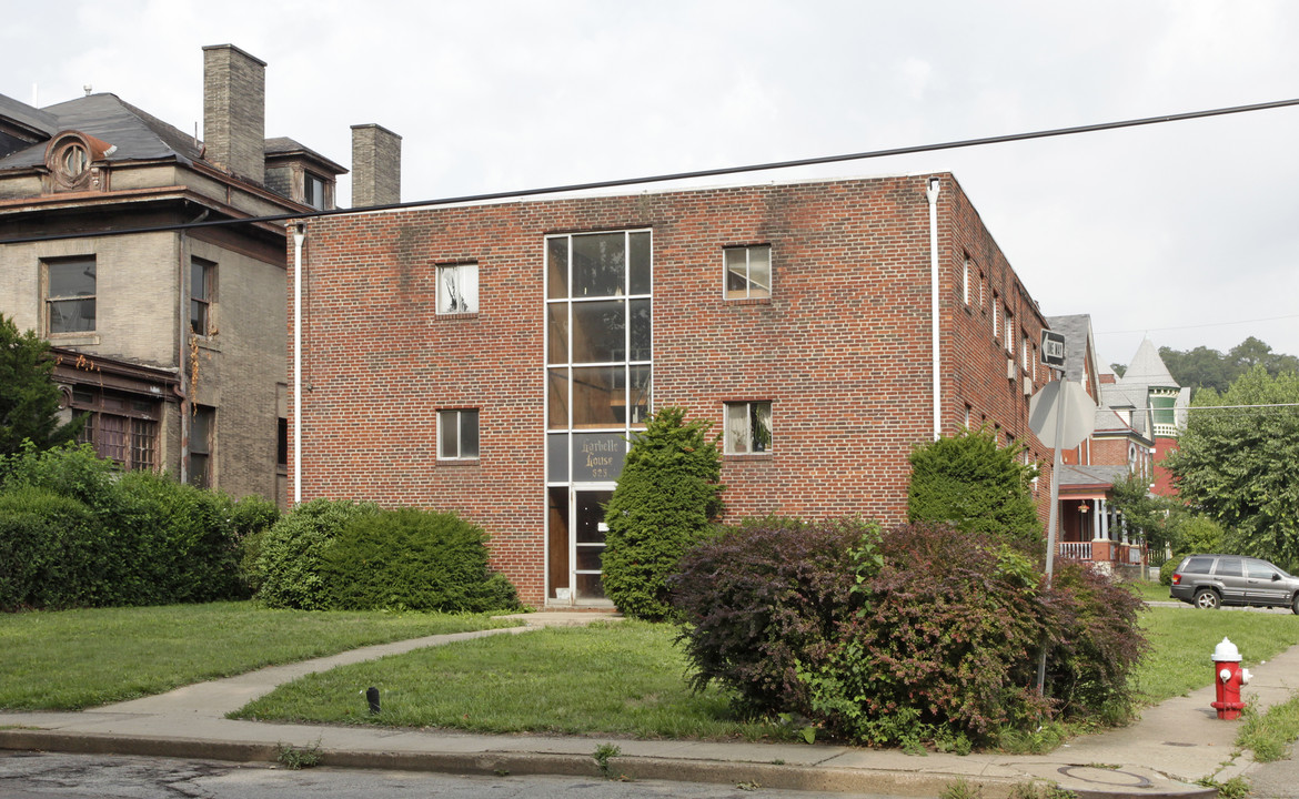 Harbelle House in Pittsburgh, PA - Building Photo