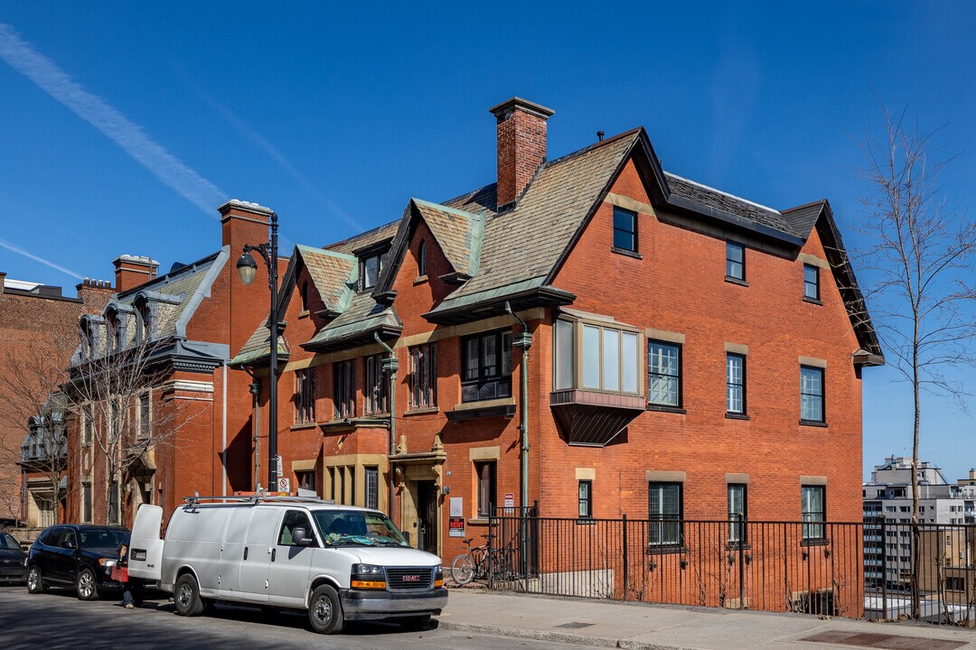 1290 Des Pins Av O in Montréal, QC - Building Photo