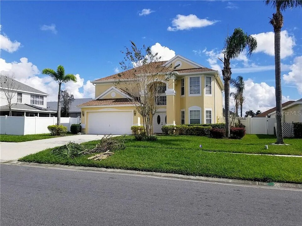 2753 Herons Landing Dr in Kissimmee, FL - Foto de edificio