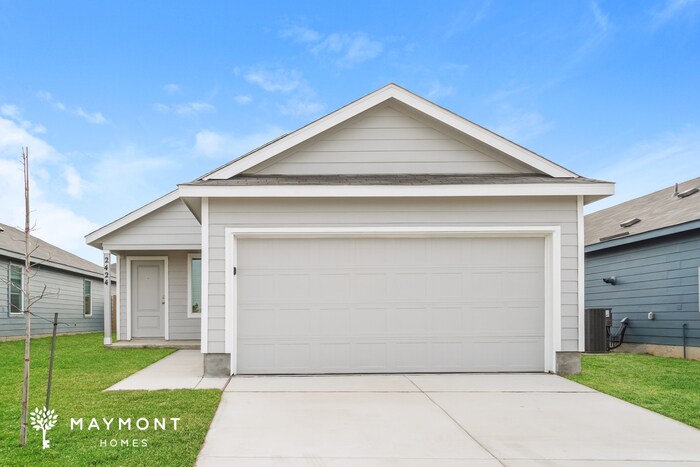 2424 Shady Grv in New Braunfels, TX - Building Photo