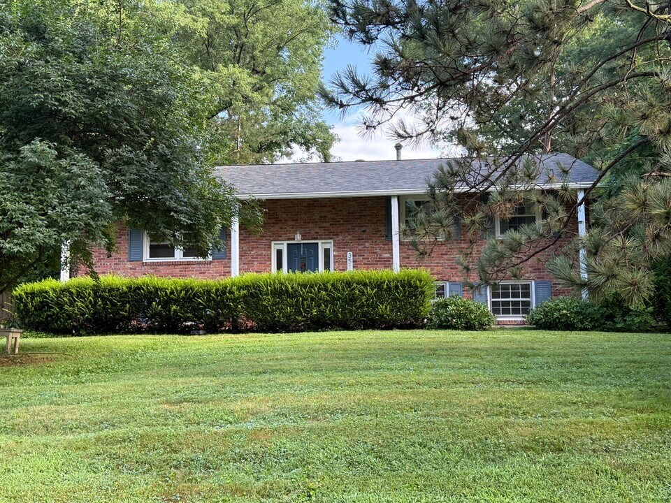 3519 E Morningside Dr in Bloomington, IN - Building Photo