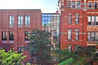 273 W 10th St in New York, NY - Building Photo - Building Photo