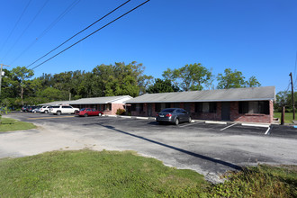 Villager Apartments in Ruskin, FL - Building Photo - Building Photo