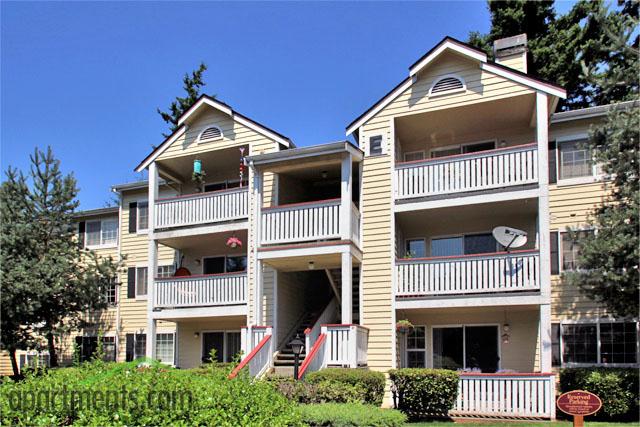 North Country Manor Apartments in Bothell, WA - Building Photo