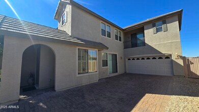 35214 N 34th Ln in Phoenix, AZ - Foto de edificio - Building Photo