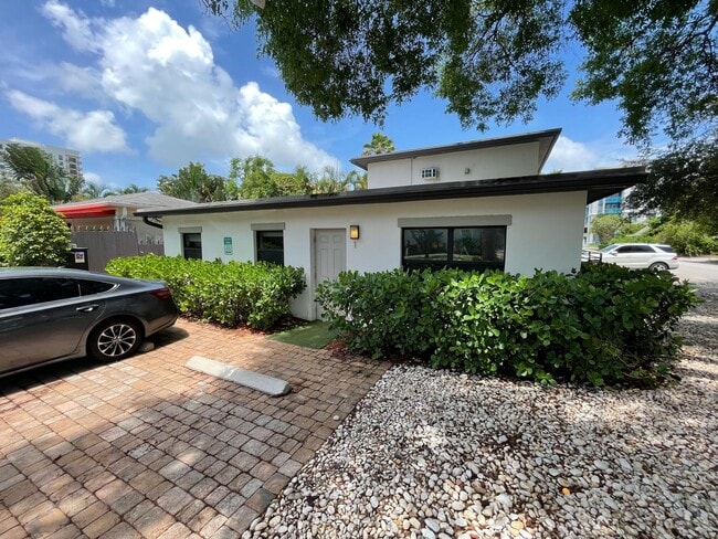 112 NE 5th St in Fort Lauderdale, FL - Building Photo - Building Photo