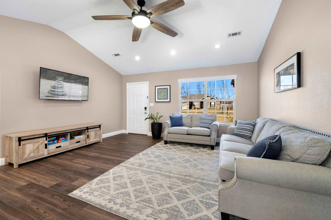 3109 SW Wentworth Ave in Bentonville, AR - Building Photo