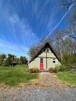 156-155 5 Mile Point Rd in Skaneateles, NY - Building Photo