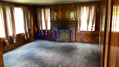 3806 S Canby St in Portland, OR - Building Photo - Building Photo