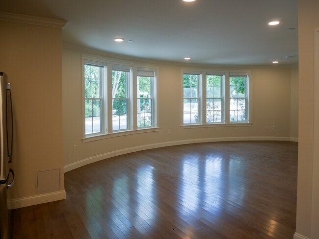 39 Herrick Rd, Unit 103