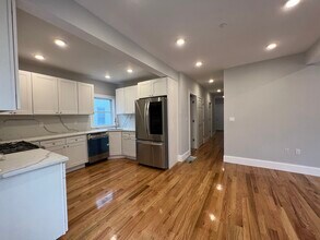 158 Morrison Ave in Somerville, MA - Foto de edificio - Building Photo