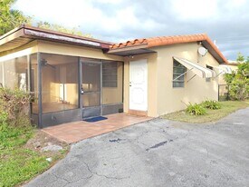 5133 SW 43rd Terrace in Fort Lauderdale, FL - Building Photo