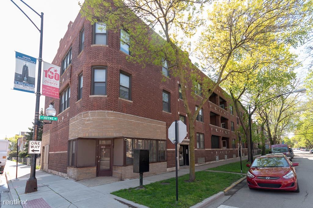 955 N Hoyne Ave-Unit -Unit 2 in Chicago, IL - Foto de edificio