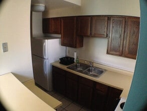 8 W Hollister St, Unit 1 in Cincinnati, OH - Building Photo - Building Photo