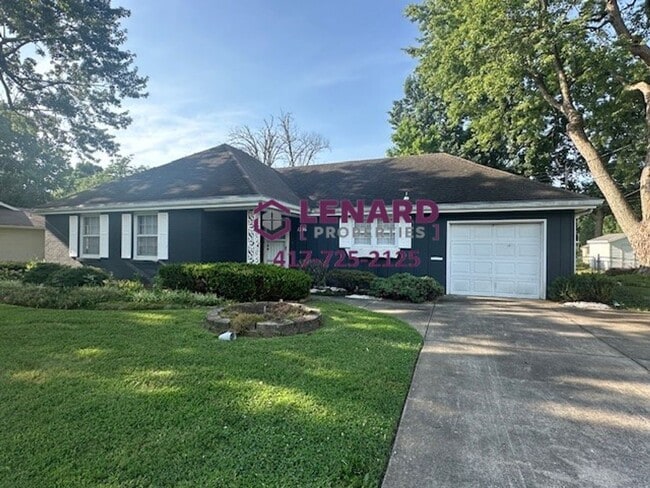 property at 1246 E Broadmoor St