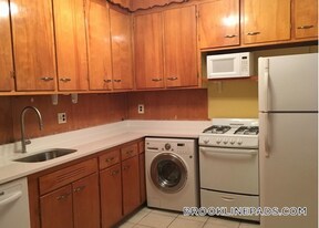 208 Fuller St in Brookline, MA - Building Photo